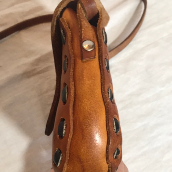 “VINTAGE” Handmade Floral Leather Crossbody Bag . - Picture 8 of 16